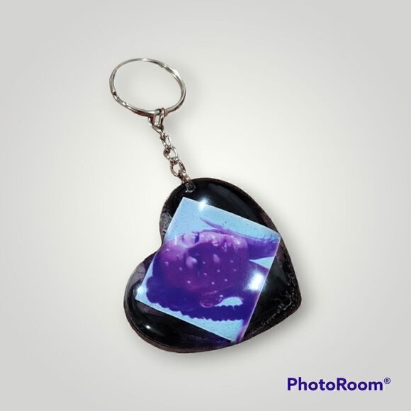 Emily Vaughn Purple Ink Heart Keychain (Z163) - Picture 4 of 9